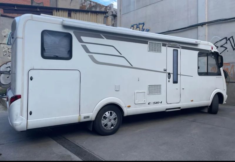 En venta Hymer / Eriba / Hymercar exsis ei678 Blanco 2021 Barcelona foto 10