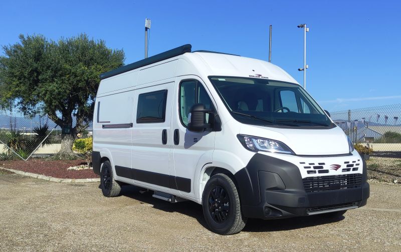 En venta Roller Team ¡NUEVA 2025! Camper Roller Team Livingstone 5 ENTREGA INMEDIATA Blanco 2025 Tarragona foto 1