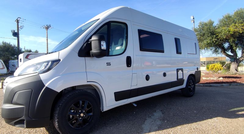 En venta Roller Team ¡NUEVA 2025! Camper Roller Team Livingstone 5 ENTREGA INMEDIATA Blanco 2025 Tarragona foto 7