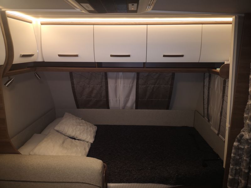 En venta Knaus SPORT 500 KD SILVERT SELECTION Blanco 2021 Sevilla foto 3