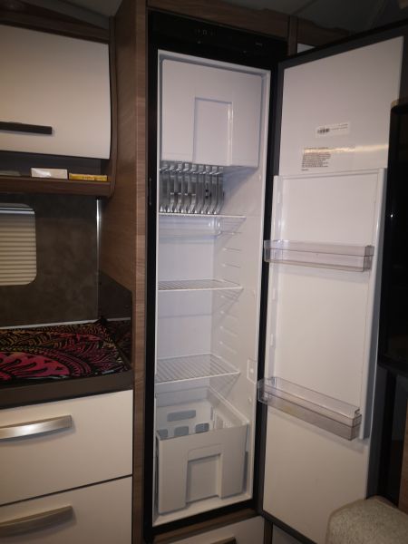 En venta Knaus SPORT 500 KD SILVERT SELECTION Blanco 2021 Sevilla foto 6