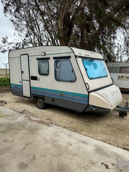 En venta Adria Mystra 400 TD Blanco 1987 Tarragona foto 1