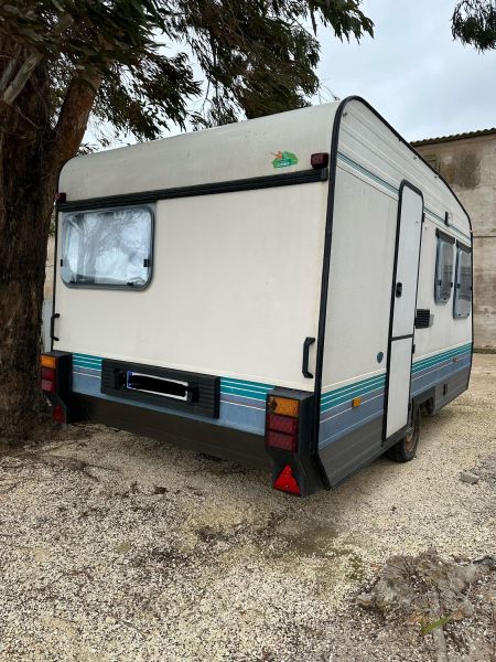 En venta Adria Mystra 400 TD Blanco 1987 Tarragona foto 3