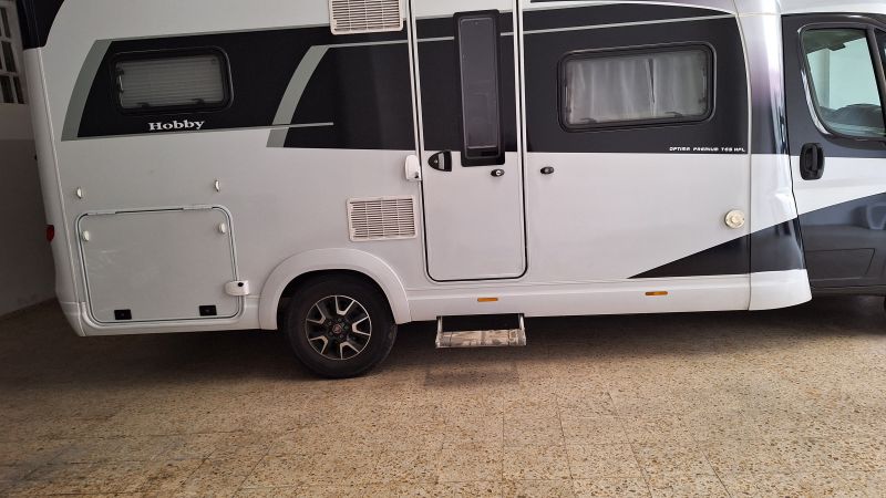 En venta Hobby OPTIMA PREMIUM T65 HFL Blanco 2019 Lleida foto 6