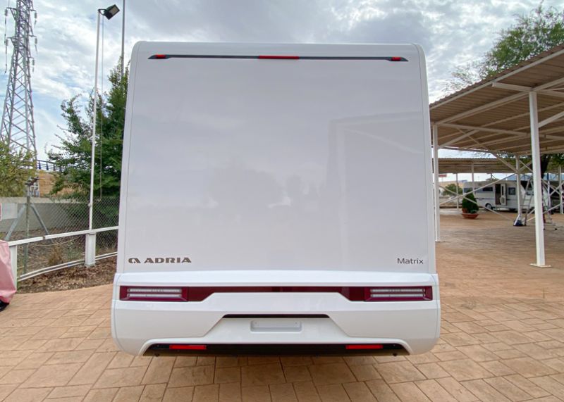 En venta Adria Matrix Axess 670 SL Blanco 2023 Madrid foto 3