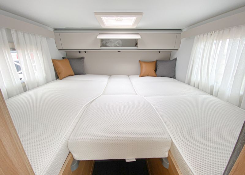 En venta Adria Matrix Axess 670 SL Blanco 2023 Madrid foto 13