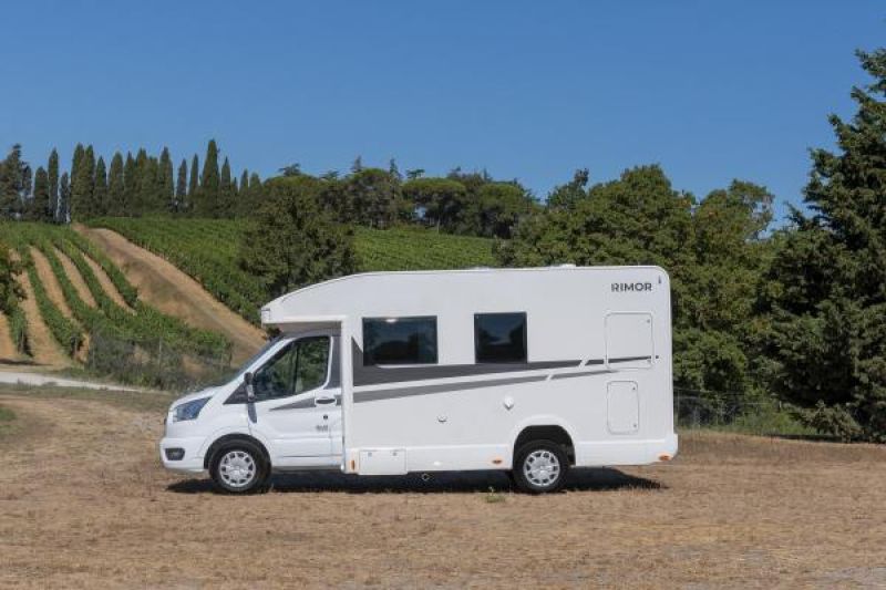 En venta Rimor Kilig 67 plus - Ford 170 CV Blanco 2024 Zaragoza foto 2