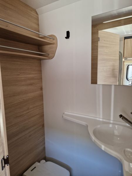 En venta Caravelair Alba 366. Caravana 750kg  2024 Madrid foto 9