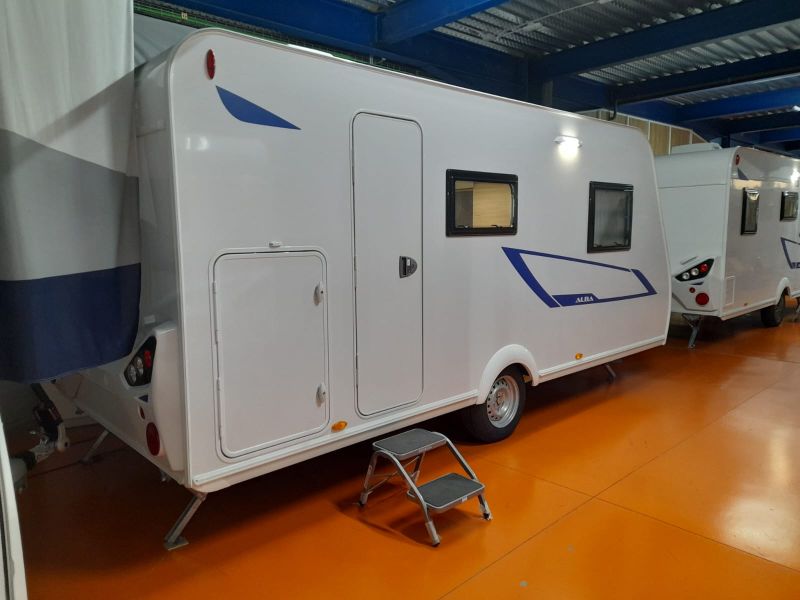 En venta Caravelair CARAVELAIR ALBA 466 2024 FAMILY Blanco 2024 Barcelona foto 2