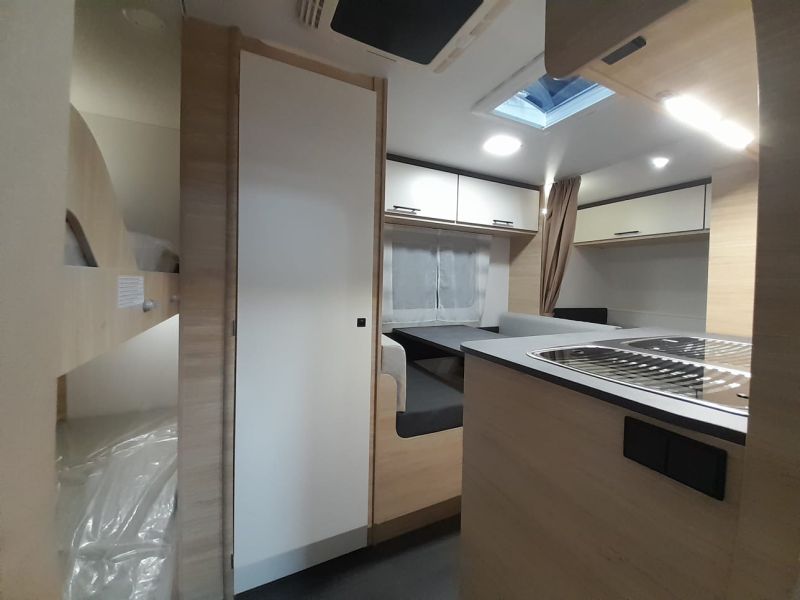 En venta Caravelair CARAVELAIR ALBA 466 2024 FAMILY Blanco 2024 Barcelona foto 6