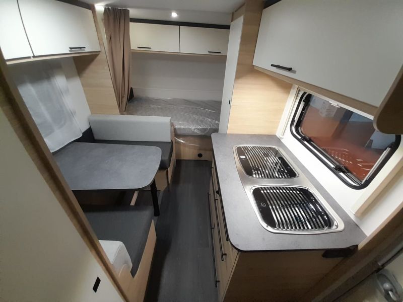 En venta Caravelair CARAVELAIR ALBA 466 2024 FAMILY Blanco 2024 Barcelona foto 7