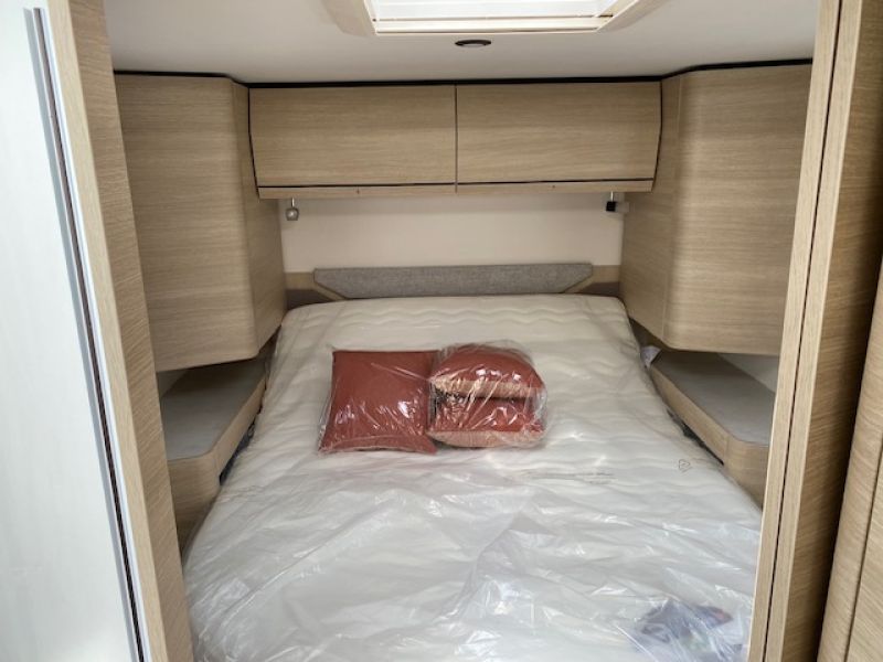 En venta Rapido C86I COMPACTA CAMA ISLA Blanco 2024 Guipúzcoa foto 7