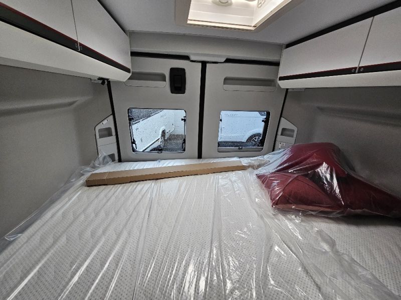 En venta Adria TWIN 600 SPB SPORT AUTOMATICO TECHO ELEVABLE Blanco 2024 Guipúzcoa foto 8