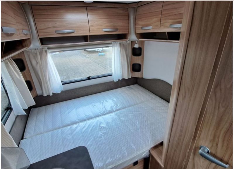 En venta Hymer / Eriba / Hymercar Nova Light 425 Blanco 2015 Cantabria foto 6