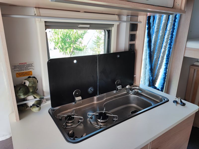 En venta Adria AVIVA 360 DK Blanco 2020 Madrid foto 15