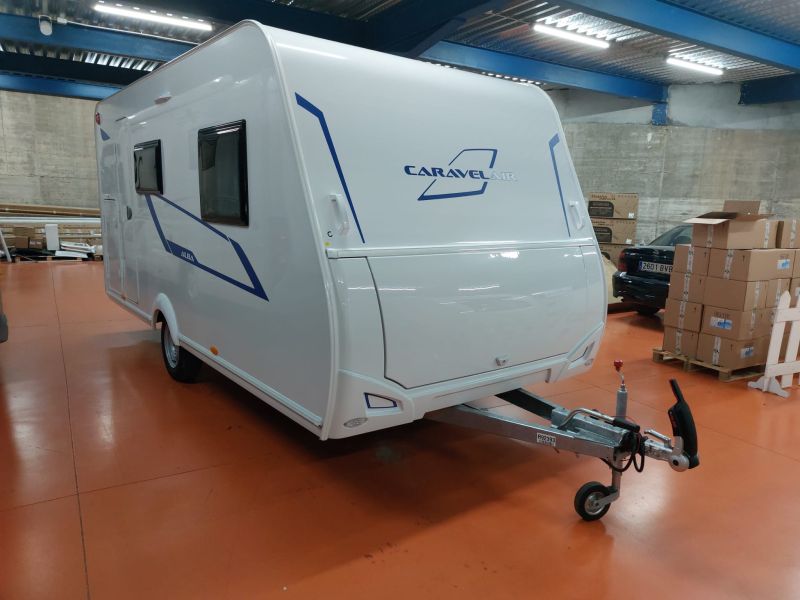 En venta Caravelair CARAVELAIR ALBA 426 FAMILY 2024 Blanco 2024 Barcelona foto 2