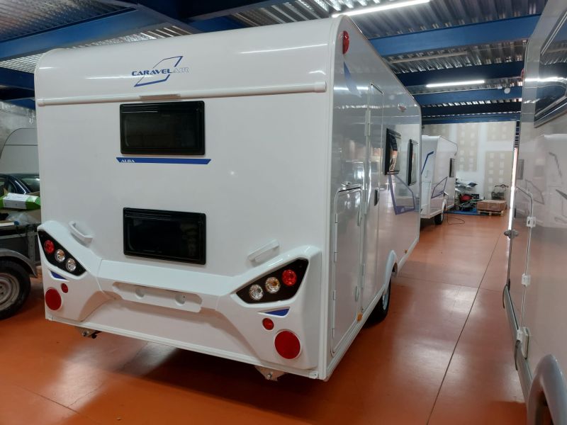 En venta Caravelair CARAVELAIR ALBA 426 FAMILY 2024 Blanco 2024 Barcelona foto 3