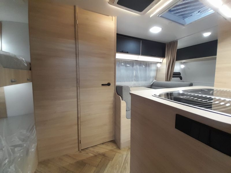 En venta Caravelair CARAVELAIR SPORT LINE 486 FAMILY 2024 Gris 2024 Barcelona foto 6