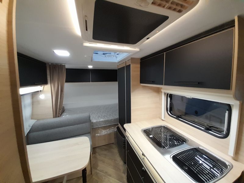 En venta Caravelair CARAVELAIR SPORT LINE 486 FAMILY 2024 Gris 2024 Barcelona foto 9