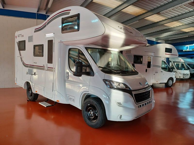 En venta Giotti LineGlobecar GIOTTILINE SIENA 422 PRIVILEGE 140 CV GAMA 2023 Blanco 2023 Barcelona foto 2