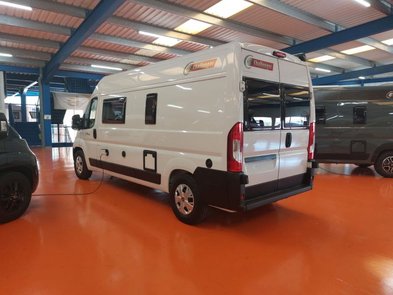 En venta Challenger CHALLENGER FIAT DUCATO V114 140 CV 2024 Blanco 2024 Barcelona foto 3