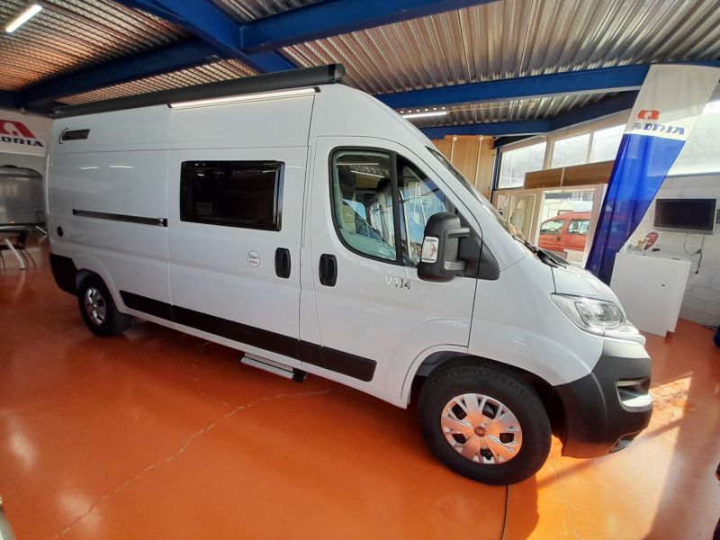 En venta Challenger CHALLENGER FIAT DUCATO V114 140 CV 2024 Blanco 2024 Barcelona foto 13