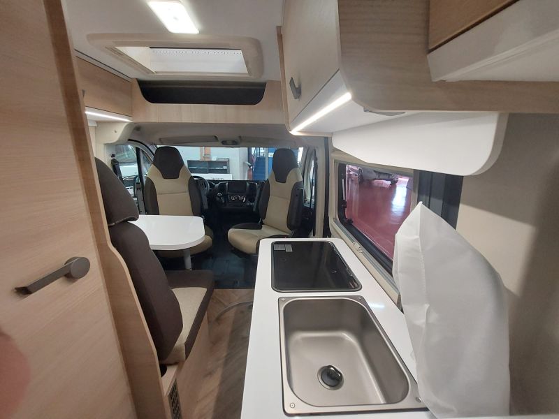 En venta Challenger CHALLENGER FIAT DUCATO V114 MAX 140 CV 2024 Blanco 2024 Barcelona foto 14