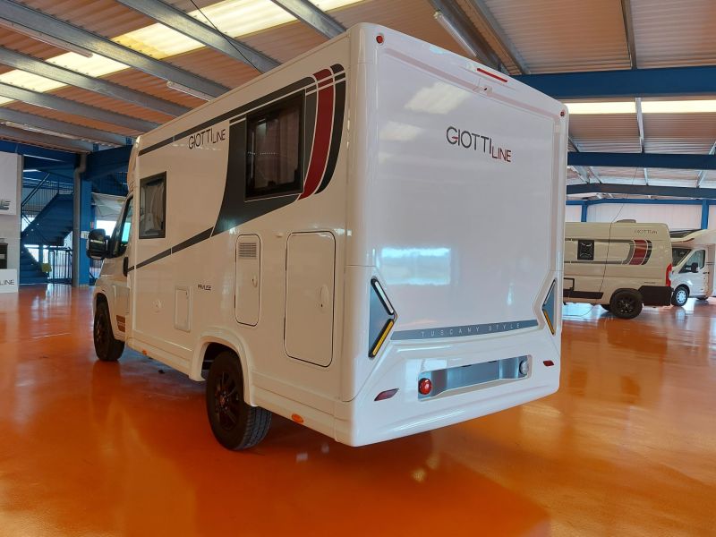 En venta Giotti LineGlobecar GIOTTILINE COMPACT 60 PRIVILEGE 140 CV  Blanco 2024 Barcelona foto 3