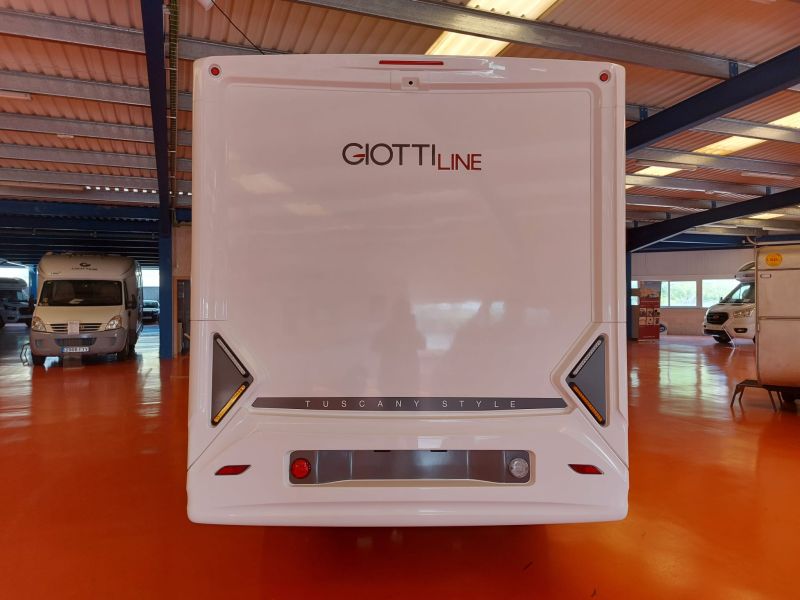 En venta Giotti LineGlobecar GIOTTILINE COMPACT 60 PRIVILEGE 140 CV  Blanco 2024 Barcelona foto 4