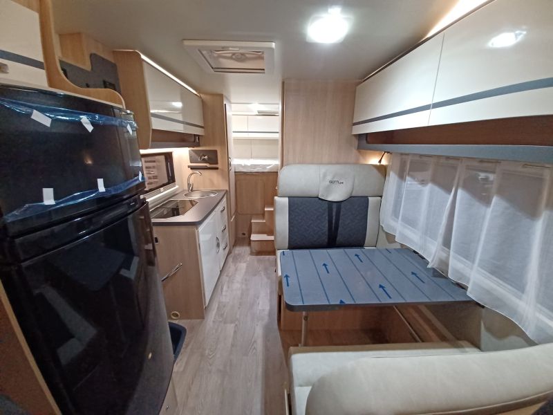 En venta Giotti LineGlobecar GIOTTILINE SIENA 440 PRIVILEGE 140 CV GAMA 2023 Blanco 2023 Barcelona foto 11