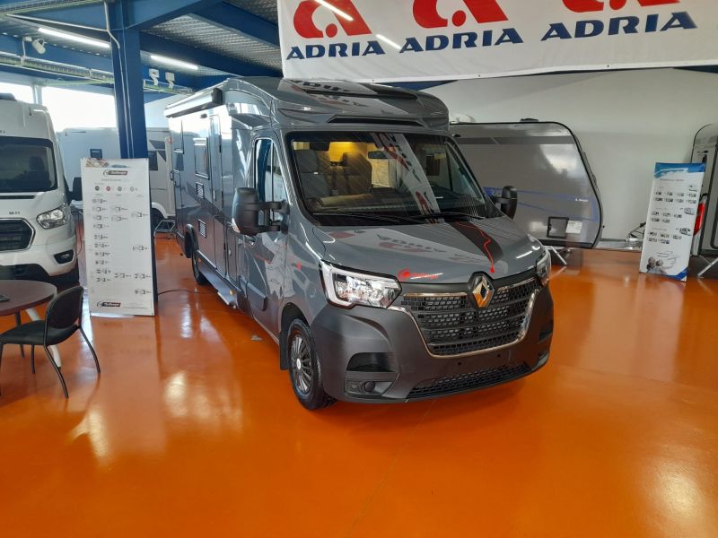 En venta Challenger CHALLENGER RENAULT MASTER S217 ETAPE EDITION 2024 Gris 2024 Barcelona foto 3