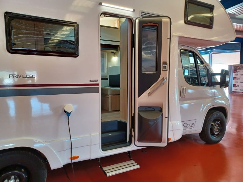 En venta Giotti LineGlobecar GIOTTILINE SIENA 440 PRIVILEGE 140 CV 2023 Blanco 2023 Barcelona foto 14