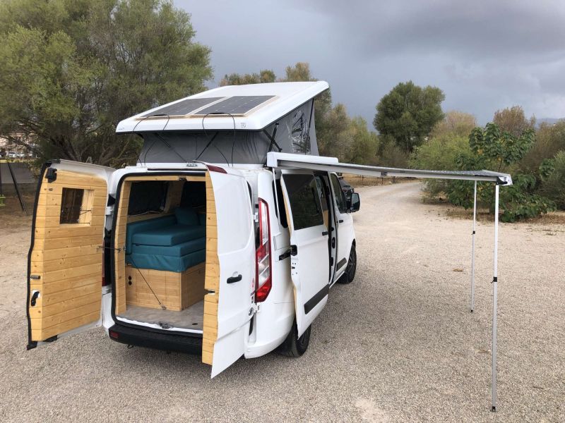 En venta Ford Furgoneta Camperizada. Ford Transit Custom EcoBlue Hybrid Van 2.0 TDCI 96kW 280 L1 MHEV Trend. Blanco 2020 Illes Balears foto 5