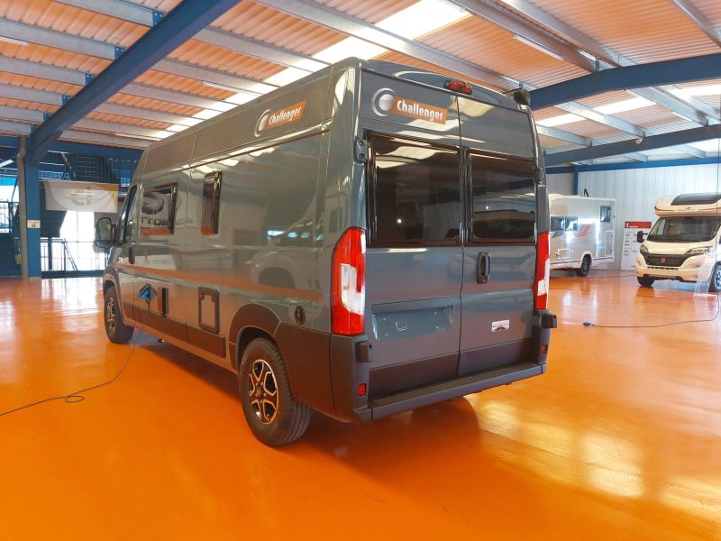 En venta Challenger CHALLENGER FIAT DUCATO V114 MAX ROAD EDITION VIP 140 CV (Edición carretera VIP) Gris 2024 Barcelona foto 2