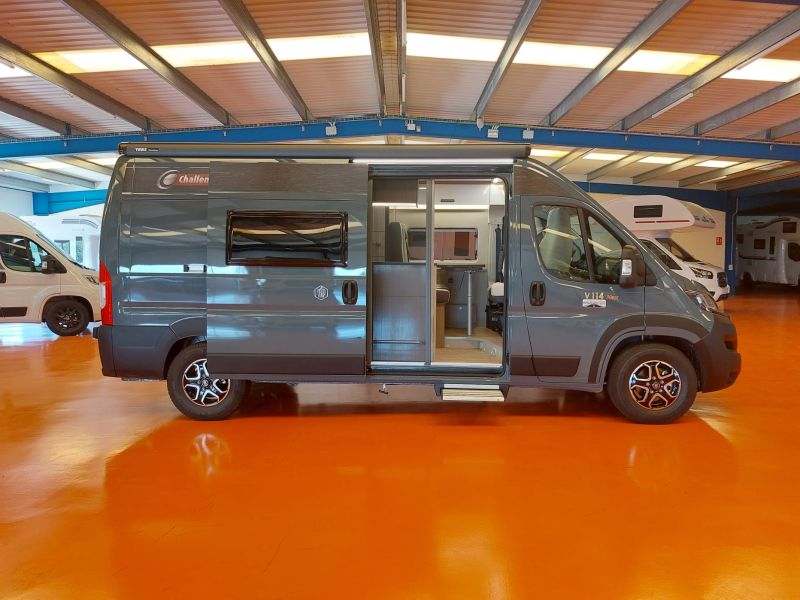 En venta Challenger CHALLENGER FIAT DUCATO V114 MAX ROAD EDITION VIP 140 CV (Edición carretera VIP) Gris 2024 Barcelona foto 5