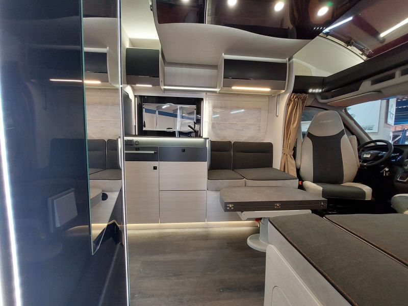 En venta Challenger CHALLENGER 337GA – GRAPHITE ULTIMATE 170 CV – EDICIÓN NUMERADA Gris 2024 Barcelona foto 9