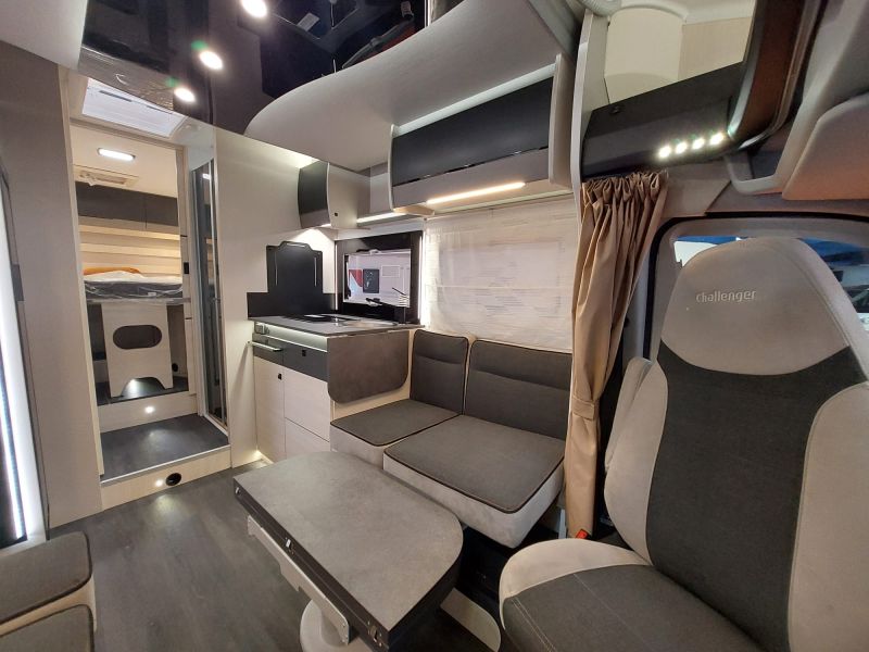 En venta Challenger CHALLENGER 337GA – GRAPHITE ULTIMATE 170 CV – EDICIÓN NUMERADA Gris 2024 Barcelona foto 12