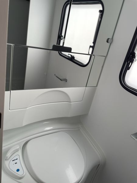 En venta Adria Altea 552PK Blanco 2022 Barcelona foto 7