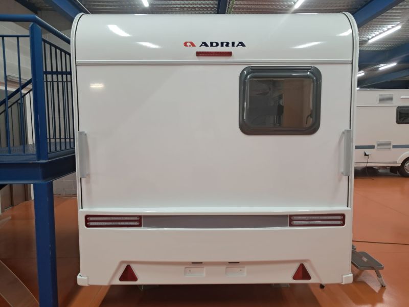 En venta Adria ADRIA AVIVA 300 LH 01 750 KG NEW VERSION 2025 Blanco 2025 Barcelona foto 4