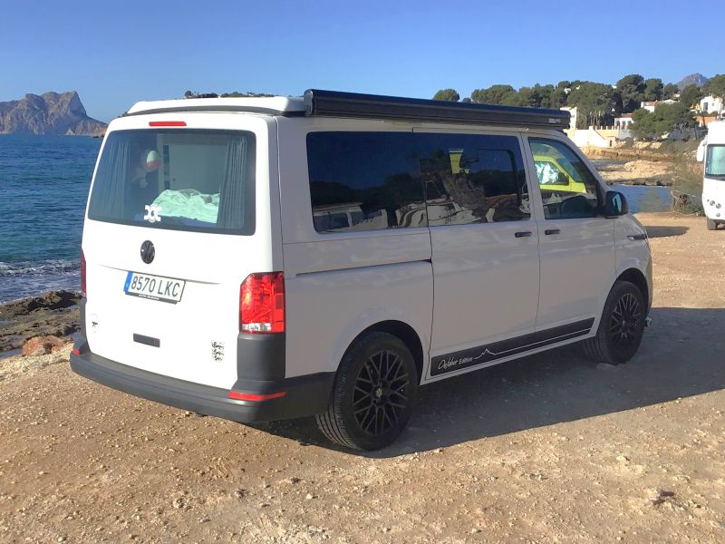 En venta Volkswagen Transporter T6 Blanco 2020 Alicante foto 2