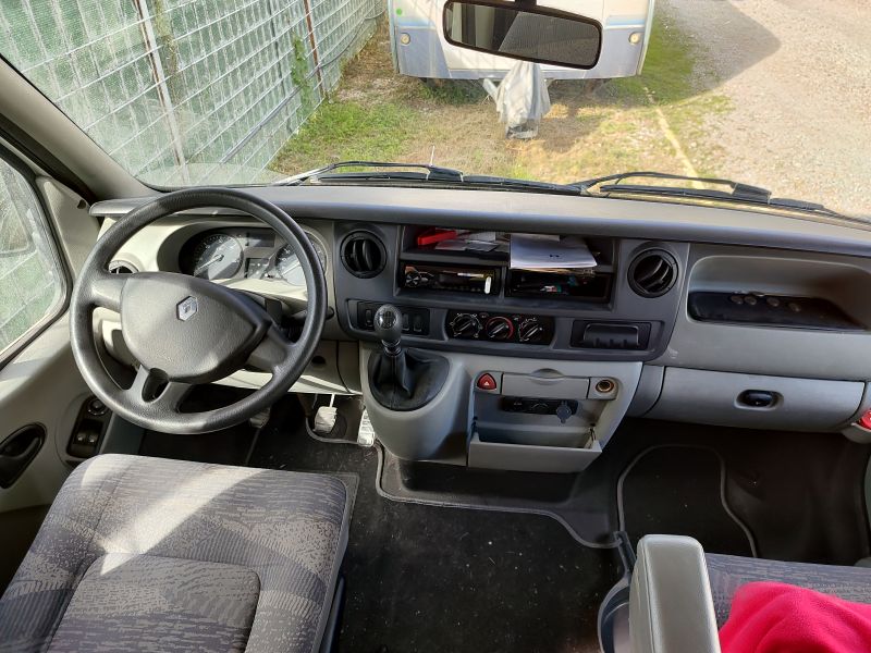 En venta Mobilvetta Renault máster  Blanco 2007 Barcelona foto 15