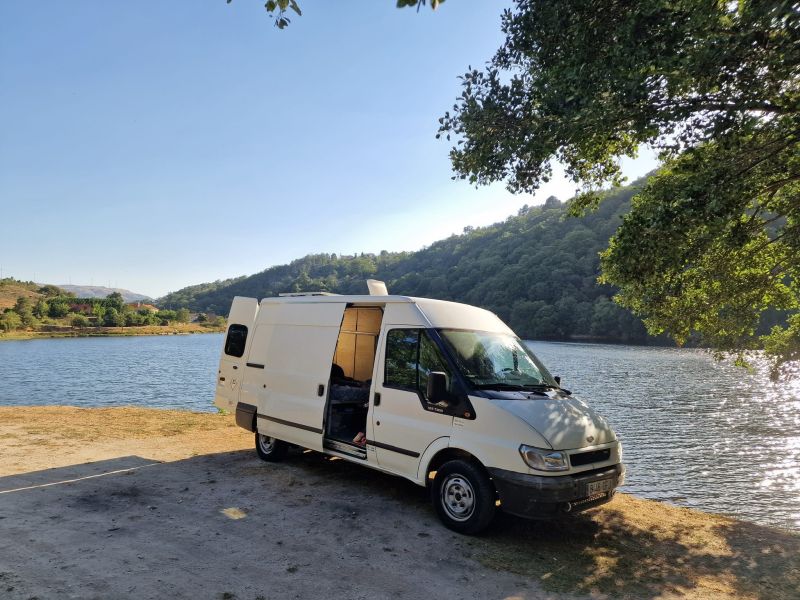 En venta Ford Transit  Blanco 2003 Madrid foto 1