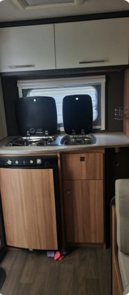 En venta Caravelair Antares 400 Style Blanco 2017 Barcelona foto 2