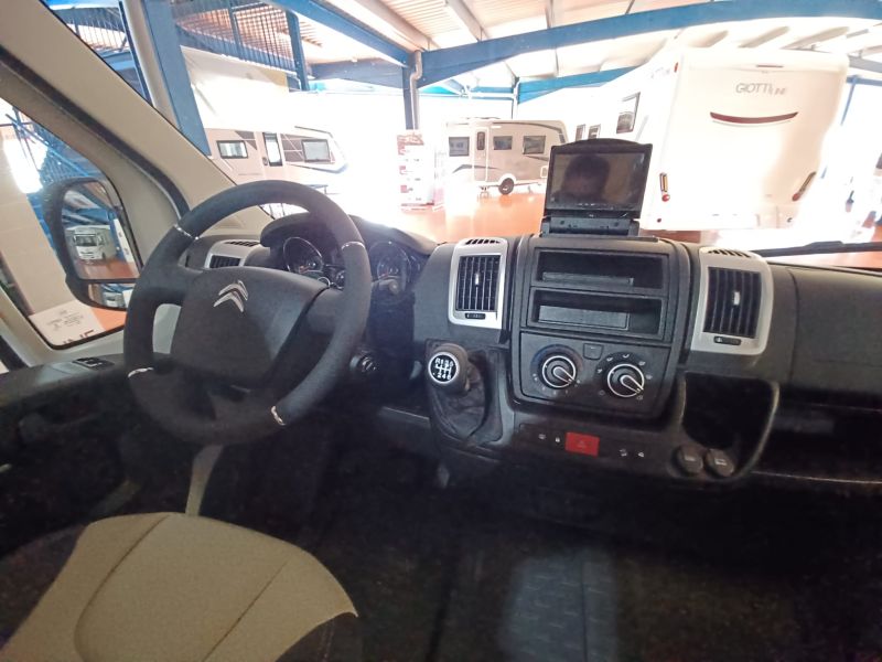 En venta Giotti LineGlobecar Siena 440 Privilege 140 CV Gama 2023 Blanco 2023 Barcelona foto 6