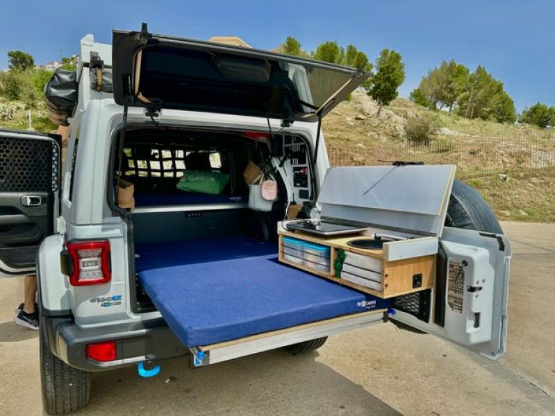 En venta Vario Jeep Wrangler 4xE Mini Camper Blanco 2023 Girona foto 10