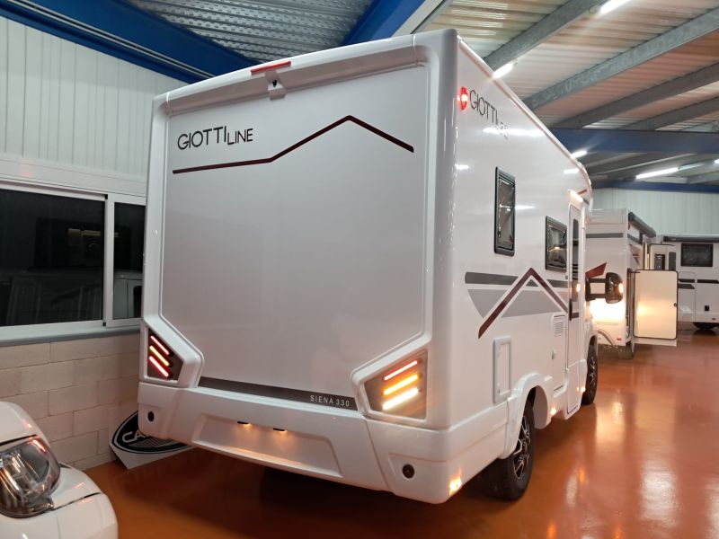 En venta Giotti LineGlobecar Giottiline Siena 330 Privilege 2025 Stellantis Blanco 2025 Barcelona foto 4