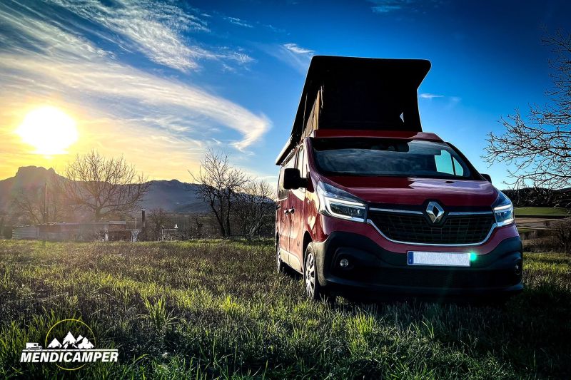 En venta Renault Trafic Rojo 2019 Vizcaya foto 1