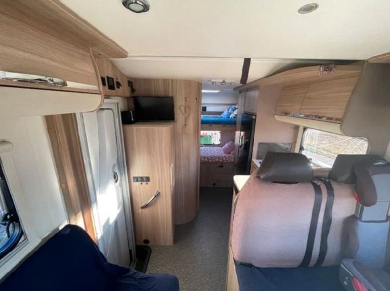 En venta Adria Matrix Axess M650 SK Gris 2014 Málaga foto 8