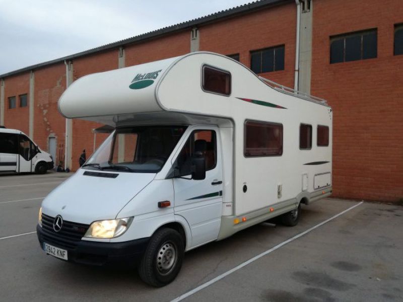 En venta Mercedes-Benz Mc Louis 700 Stirling Blanco 2001 Madrid foto 1