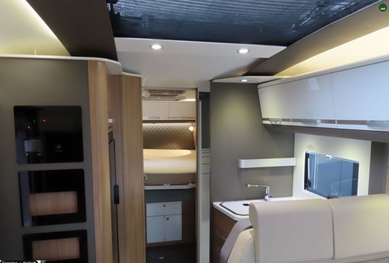 En venta Adria Coral Supreme 670 SC ALDE Blanco 2019 Barcelona foto 9